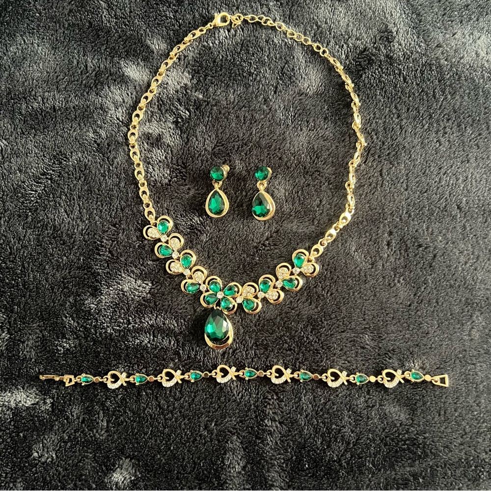 Gold and Green Jewelry Set